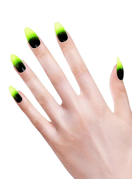 are fake fingernails toxic